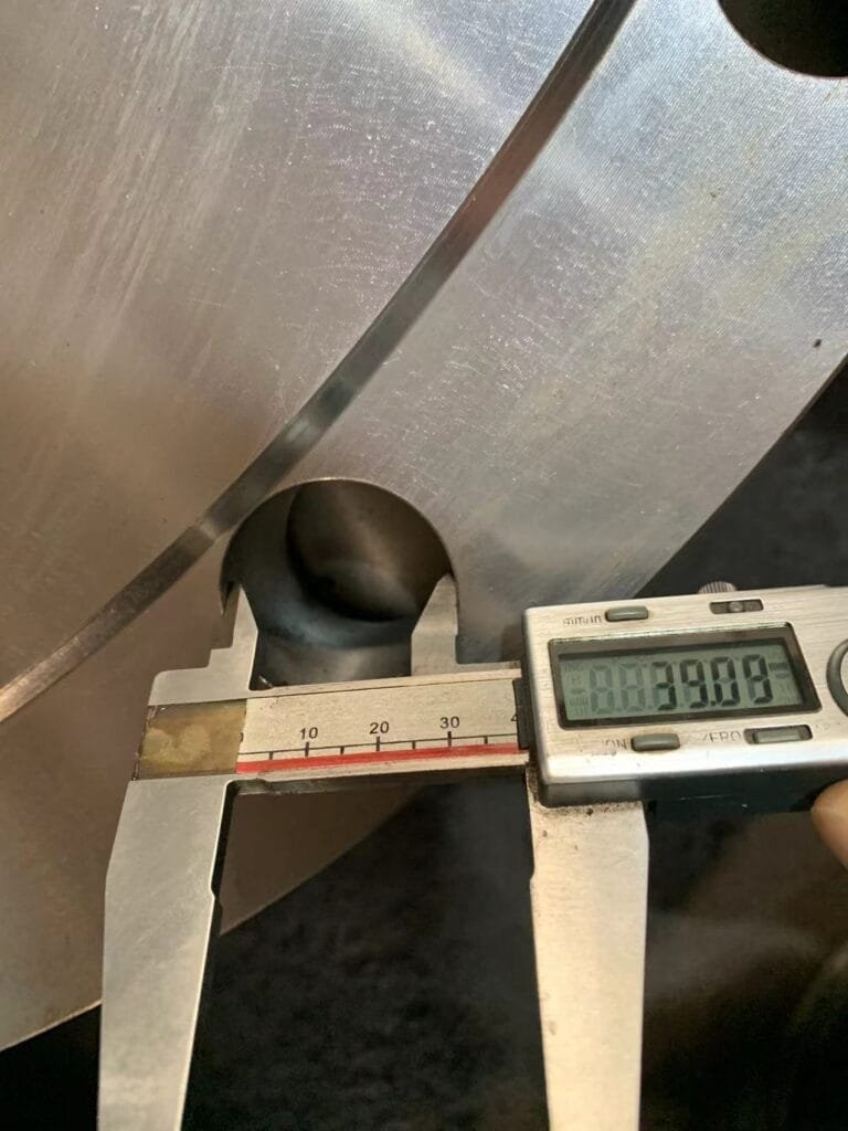 螺栓孔直径